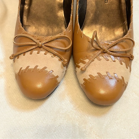 True Meaning | Leather Block heel Pumps Tan & Cream with bow detail | Size 8 - Picture 6 of 8
